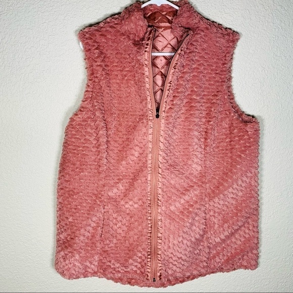 D&Co denim and company Reversible quilted/fuzzy vest women’s Large - Picture 1 of 8